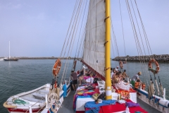 t9_onboat-